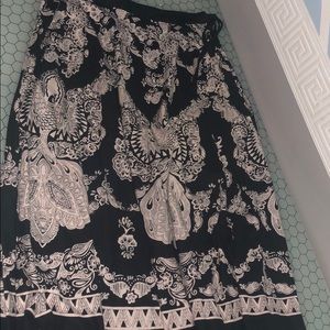 One size knee length skirt